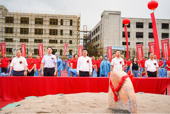 嵊州市政協(xié)主席、政協(xié)秘書(shū)長(zhǎng)到訪(fǎng)浙江板川電器，祝賀板川智慧廚房數(shù)字化工業(yè)園項(xiàng)目開(kāi)工