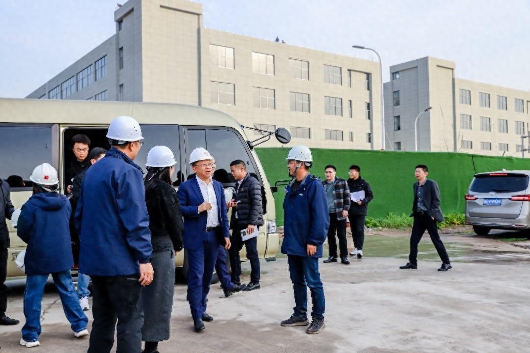 嵊州市市委書記裘建勇同志親臨板川智慧廚房數字化工業園參觀考察