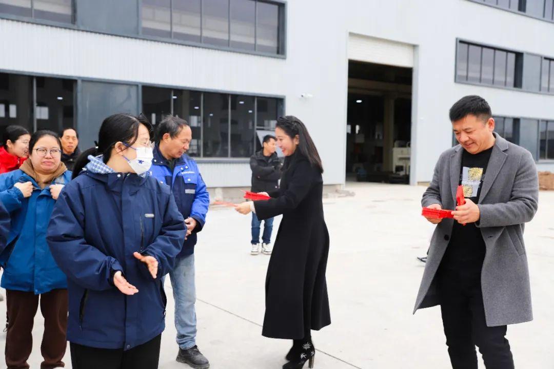 嵊州市副市長郭偉鋒先生為板川送上新春祝福!板川智慧廚房數字化工業園喜迎2024年開門紅! 嵊州市副市長郭偉鋒先生為板川送上新春祝福!板川智慧廚房數字化工業園喜迎2024年開門紅!