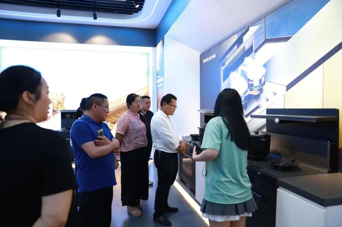 湖南省洪江市政府派駐浙江招商專班赴板川電器考察調研！