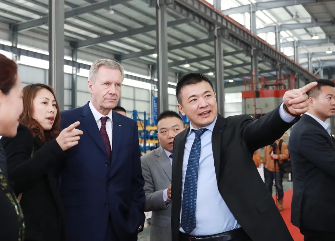 板川國際化發(fā)展路線行穩(wěn)致遠(yuǎn),持續(xù)拓寬國際視野! 板川國際化發(fā)展路線行穩(wěn)致遠(yuǎn),持續(xù)拓寬國際視野!