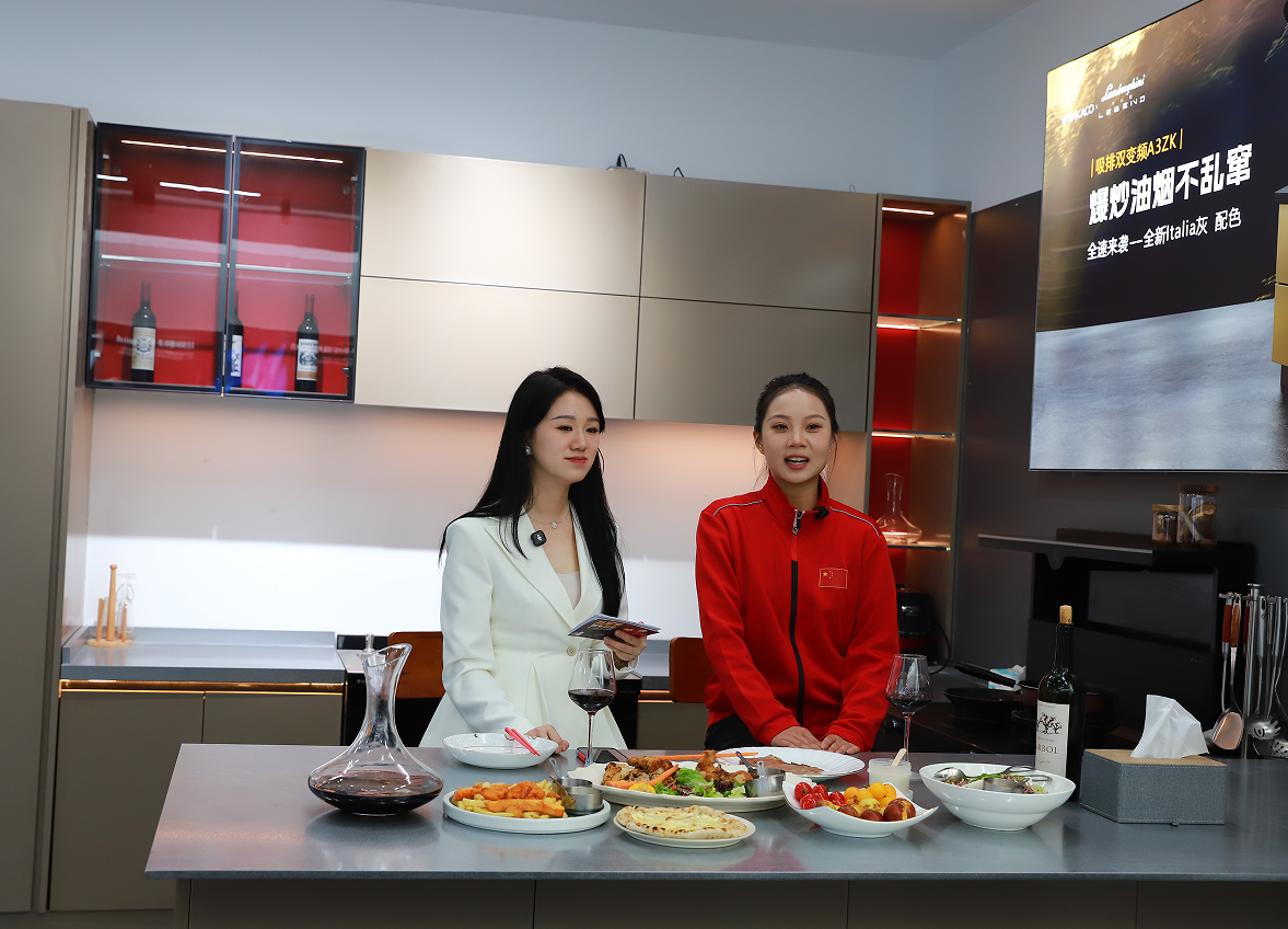 “冠軍品質,探秘板川”—— 冠軍潘婷領銜探廠板川,冠軍之夜圓滿收官! “冠軍品質,探秘板川”—— 冠軍潘婷領銜探廠板川,冠軍之夜圓滿收官!