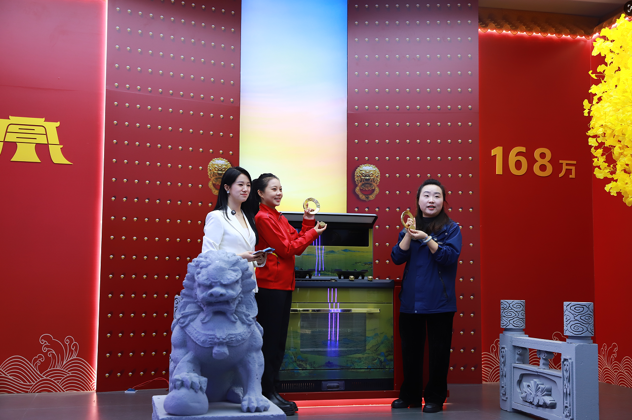 “冠軍品質,探秘板川”—— 冠軍潘婷領銜探廠板川,冠軍之夜圓滿收官! “冠軍品質,探秘板川”—— 冠軍潘婷領銜探廠板川,冠軍之夜圓滿收官!