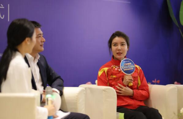 明星駕到|奧運冠軍夫婦杜麗龐偉親臨板川總部,達成“冠軍合作” 明星駕到|奧運冠軍夫婦杜麗龐偉親臨板川總部,達成“冠軍合作”