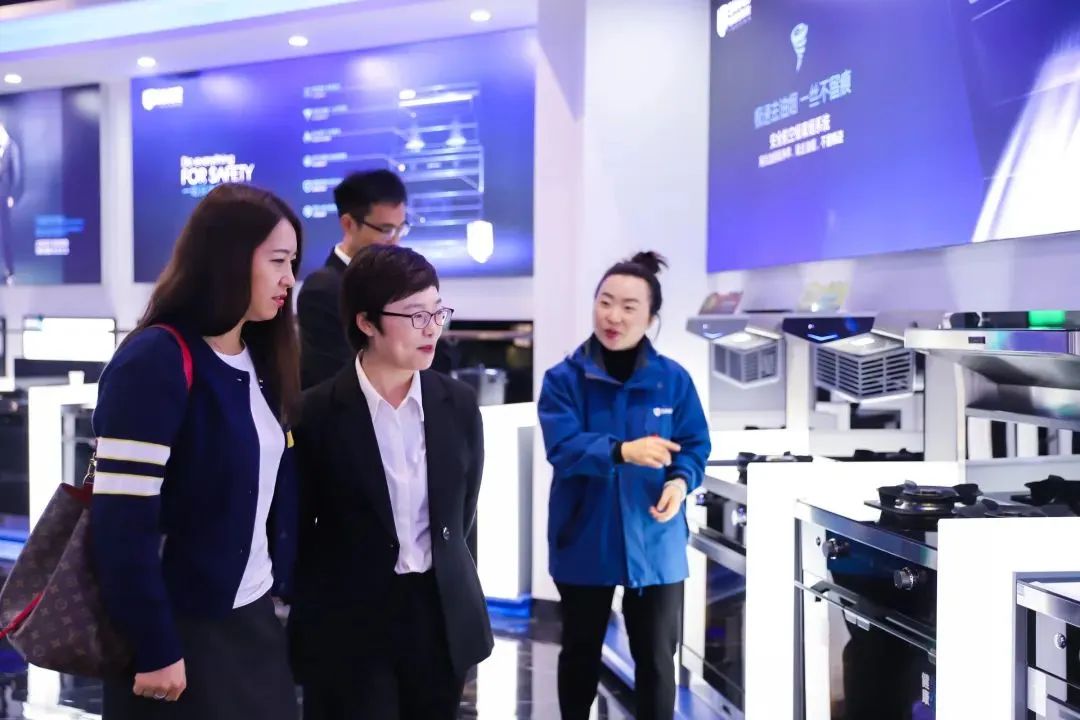 居然之家再訪板川!品牌實力市場共鑒!江蘇市場藍(lán)圖未來可期! 居然之家再訪板川!品牌實力市場共鑒!江蘇市場藍(lán)圖未來可期!